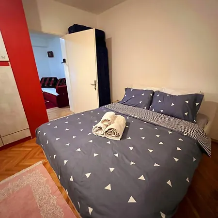 Aleksandra 4 Apartment