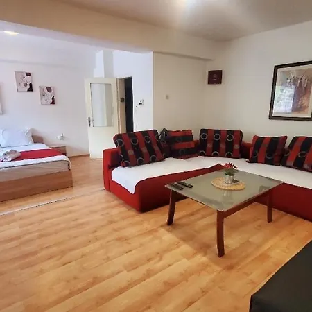 Apartment Aleksandra 4