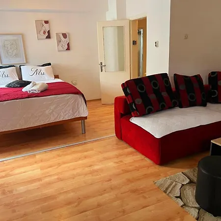 Apartment Aleksandra 4