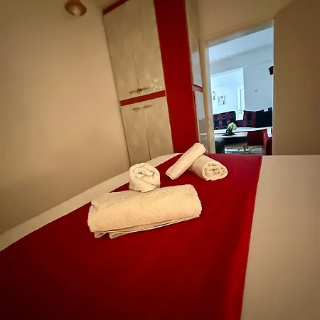 Aleksandra 4 *