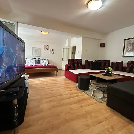 Aleksandra 4 Apartment *